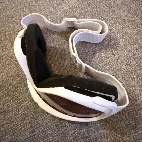 Smith Optics Ski Snowboard Goggles White Frame Amber Lens Adult Winter - Picture 2 of 5